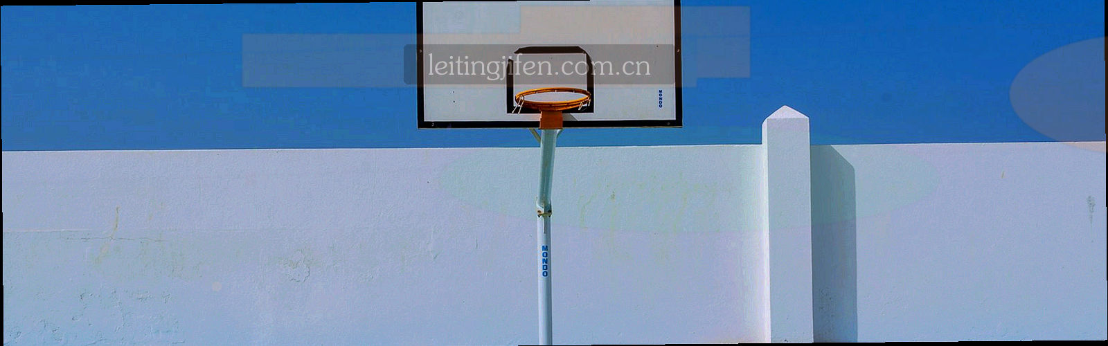 夜色底上由电光青与霓虹紫构成的抽象数据流线条纹理，无文字信息